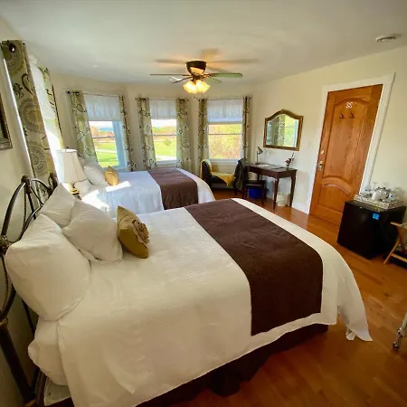 Twin Peaks B&B Mindemoya Room photo