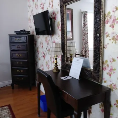 Twin Peaks B&B Mindemoya Room photo