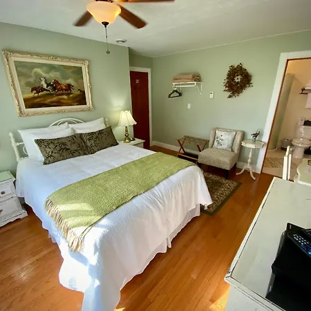 Twin Peaks B&B Mindemoya Room photo